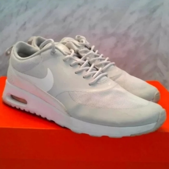 Nike Air Max Thea Sneakers Shoes 7.5 off Bone Sail White crocodiles croc print  - Picture 2 of 6